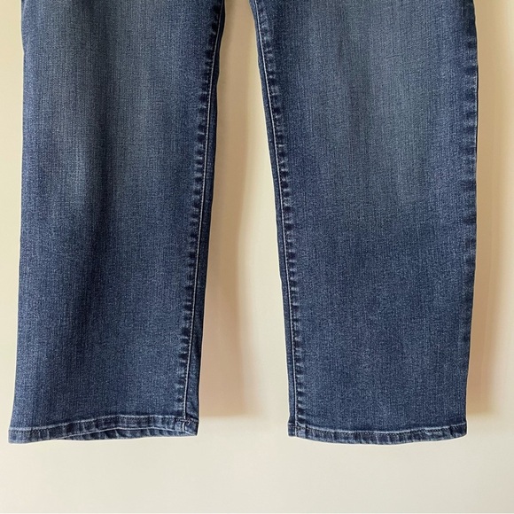 Lee Women’s Flex Motion Blue Jeans Regular Fit Straight Leg Mid-Rise 18W Petite - Picture 6 of 14